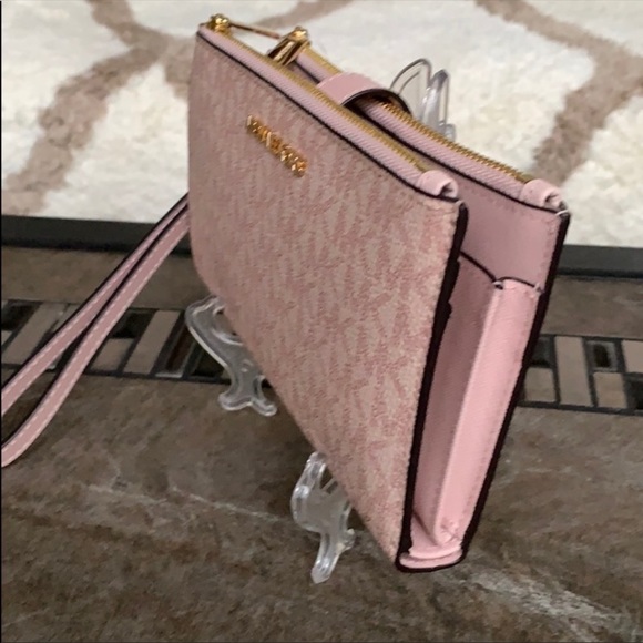 MICHAEL KORS LG DOUBLE ZIP WRISTLET BALLET - Picture 16 of 16